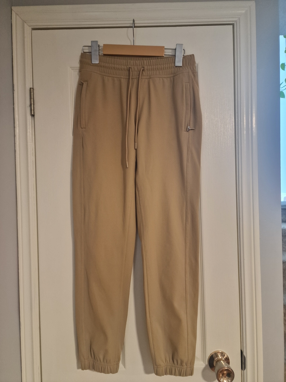 Aritzia TnAction Slick Warm Up Joggers, Size XS, Camel Colour